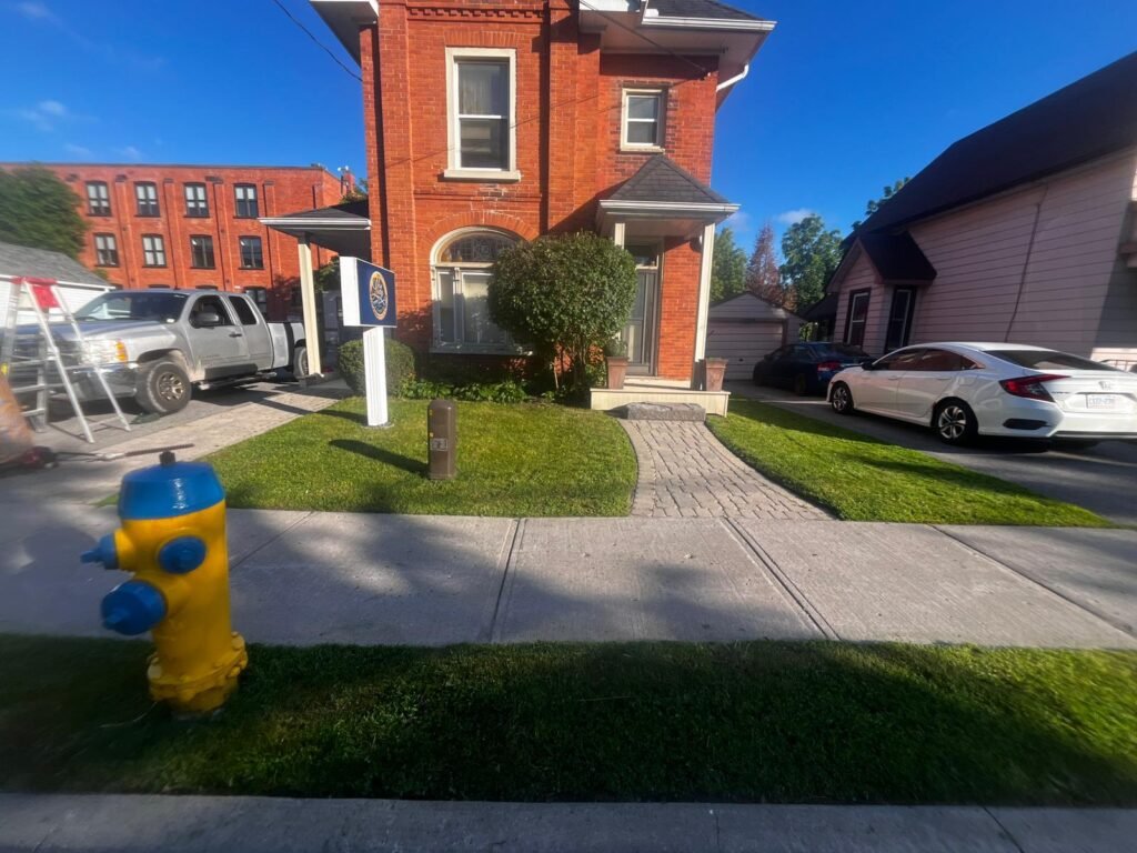 Residential lawn care and grass cutting in Peterborough Ontario